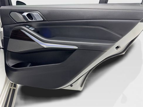 Used 2023 BMW X7 xDrive40i image 46