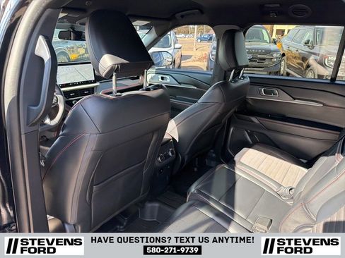 Used 2025 Ford Explorer ST-Line image 32