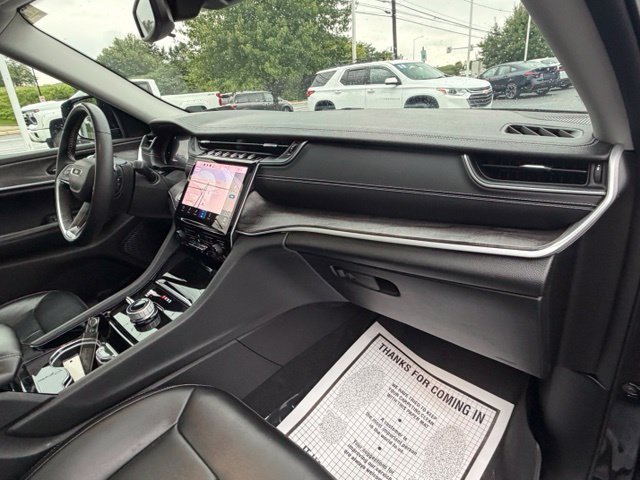 Used 2023 Jeep Grand Cherokee L Limited AWD/4WD image 40