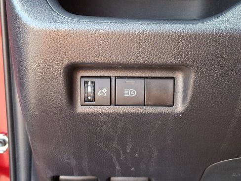 Certified 2025 Toyota RAV4 XLE FWD image 29