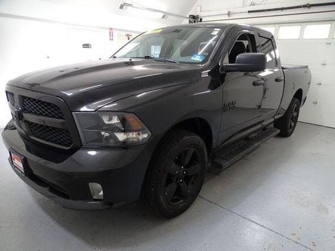 Used 2018 RAM 1500 Express w/ Black Ram 1500 Express Group AWD/4WD image 12