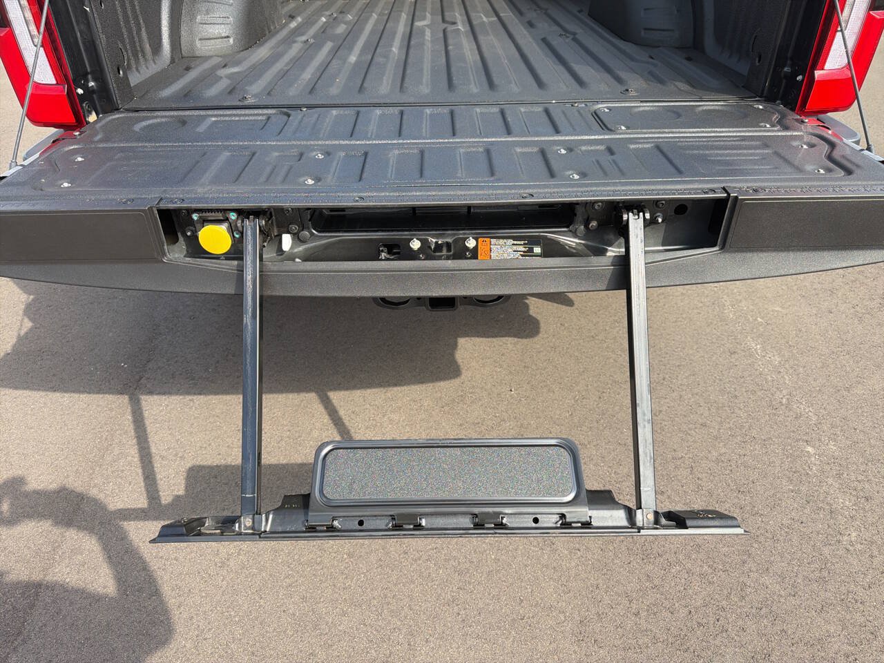 Used 2026 Ford F250 Platinum w/ Tremor Off-Road Package AWD/4WD image 9