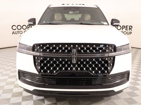 New 2026 Lincoln Navigator Black Label AWD/4WD image 10