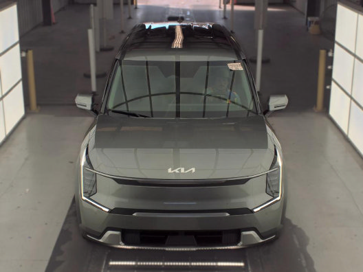 Used 2024 Kia EV9 Light Long Range RWD image 10