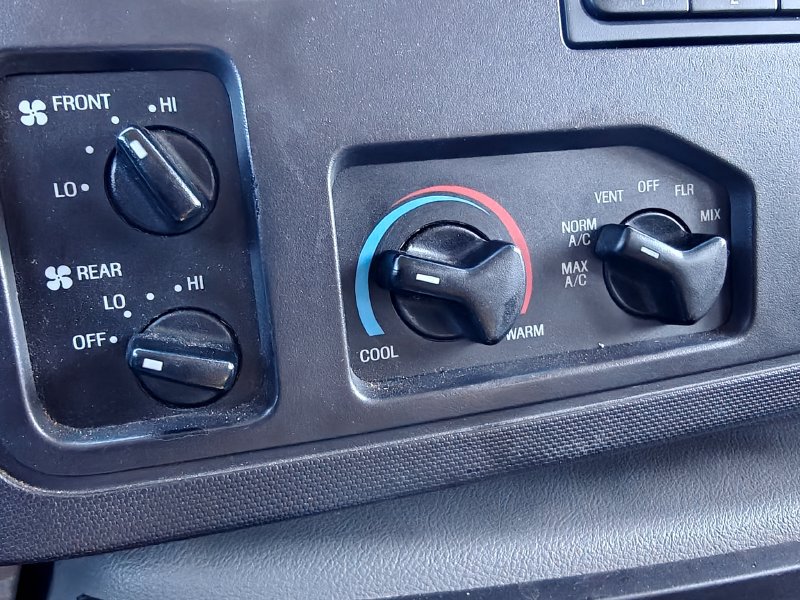 Used 2011 Ford E-350 and Econoline 350 XLT RWD image 14
