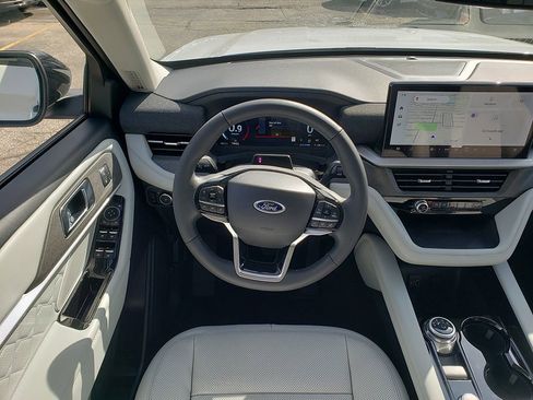 New 2026 Ford Explorer Platinum w/ LUX Leather Package AWD/4WD image 14