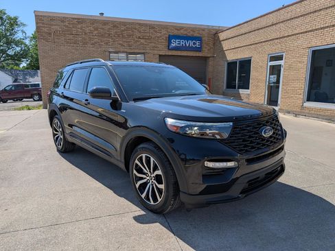 Used 2022 Ford Explorer ST-Line w/ Class IV Trailer Tow Package AWD/4WD image 4