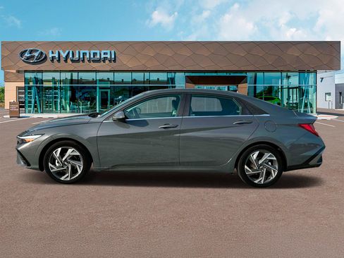 New 2024 Hyundai Elantra Limited image 3