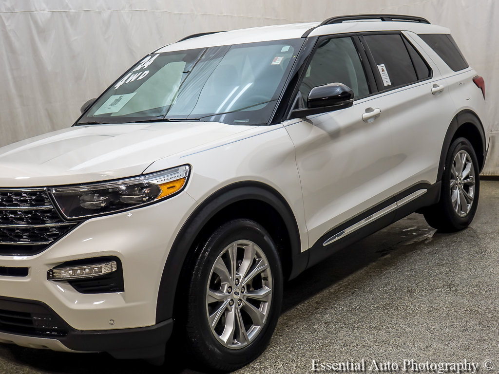 Certified 2024 Ford Explorer XLT w/ Equipment Group 202A AWD/4WD image 4