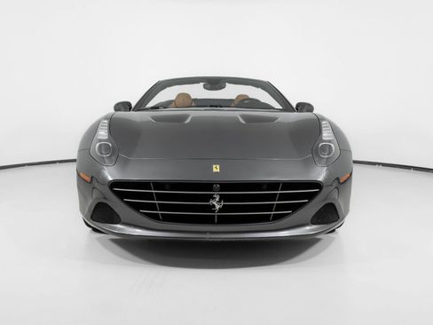 Used 2016 Ferrari California T RWD image 13