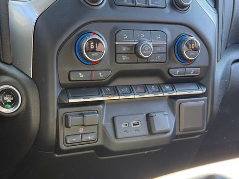 Used 2019 Chevrolet Silverado 1500 LT w/ All-Star Edition AWD/4WD image 21