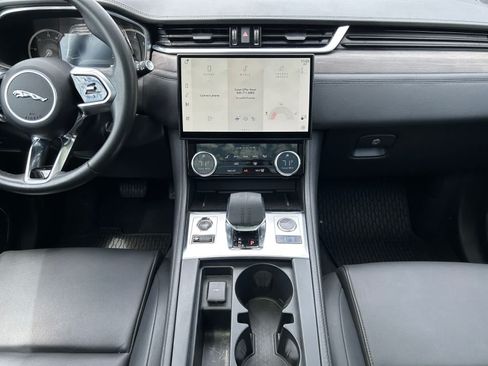 Used 2023 Jaguar F-PACE AWD/4WD image 16