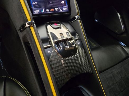 Used 2022 Ferrari Roma RWD image 39