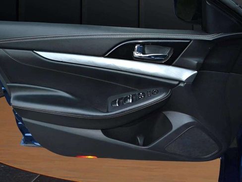 Used 2017 Nissan Maxima 3.5 SV image 16