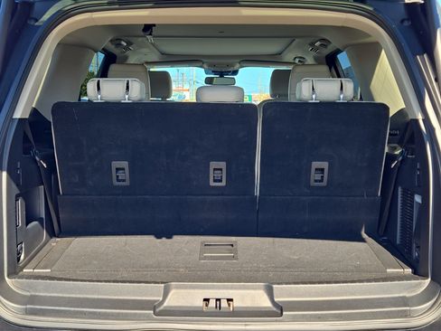 Used 2020 Ford Expedition Platinum image 13