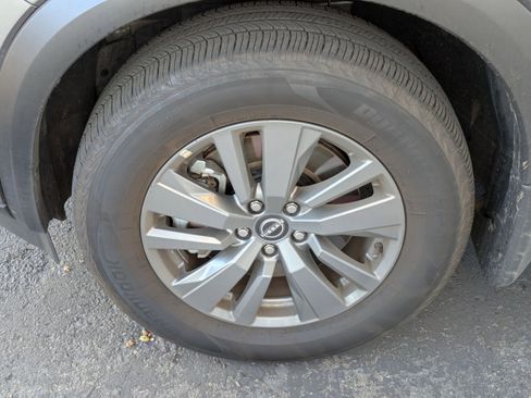 Certified 2025 Nissan Pathfinder S image 5