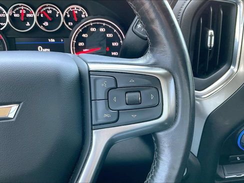 Used 2021 Chevrolet Silverado 1500 LT AWD/4WD image 11