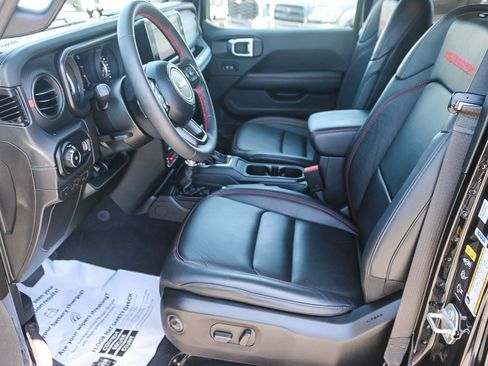 Used 2024 Jeep Wrangler Unlimited Rubicon AWD/4WD image 19