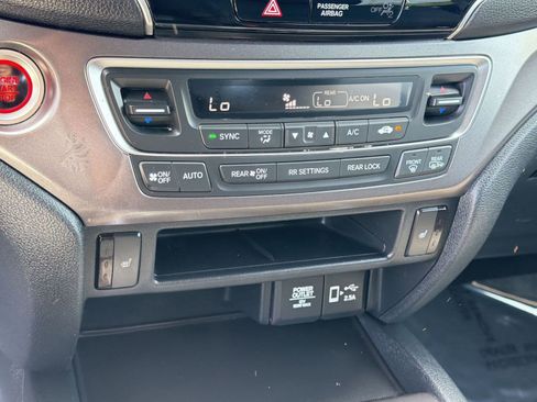 Used 2022 Honda Pilot Sport image 23