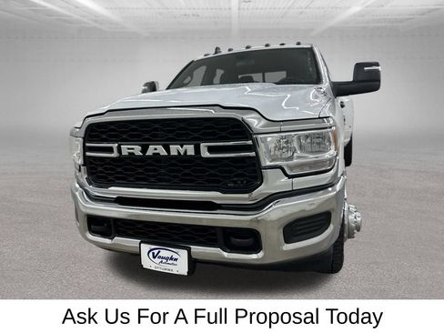 Used 2024 RAM 3500 Tradesman w/ Chrome Appearance Group AWD/4WD image 6