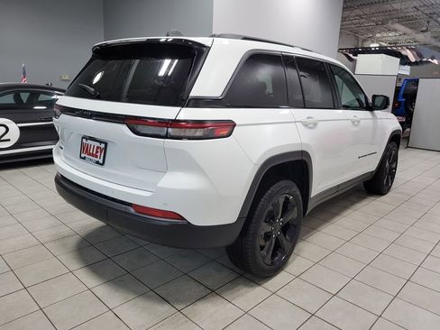 New 2026 Jeep Grand Cherokee Limited w/ Limited Altitude Package AWD/4WD image 6