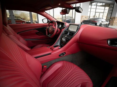 Used 2023 Aston Martin DB11 V12 image 41