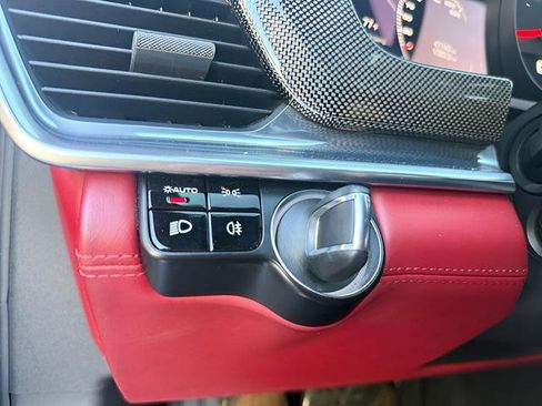 Used 2018 Porsche Panamera Turbo Executive image 12