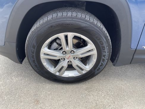 Used 2024 GMC Terrain SLE AWD/4WD image 11