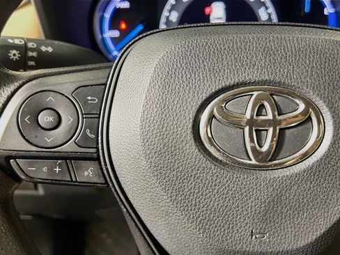Used 2024 Toyota RAV4 LE AWD/4WD image 18