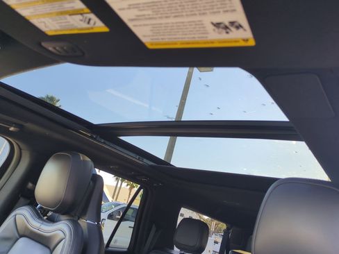 Certified 2024 Lincoln Navigator L Reserve image 21