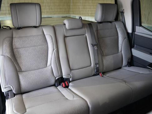 Used 2022 Toyota Tundra Limited AWD/4WD image 36