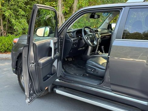 Used 2019 Toyota 4Runner Limited AWD/4WD image 7