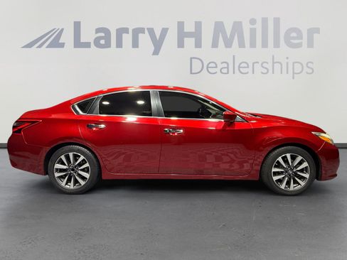 Used 2017 Nissan Altima 2.5 SV image 6