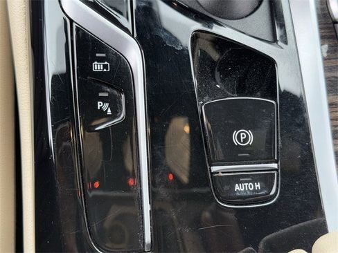 Used 2023 BMW 530e image 21