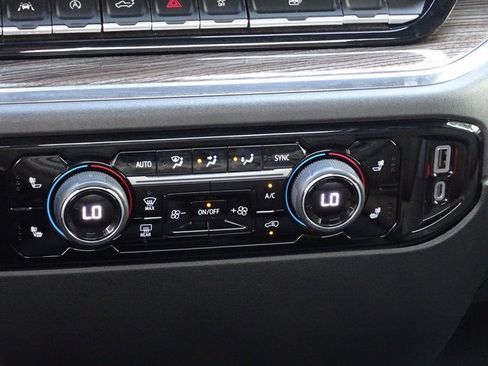 Used 2023 Chevrolet Silverado 1500 LT image 21