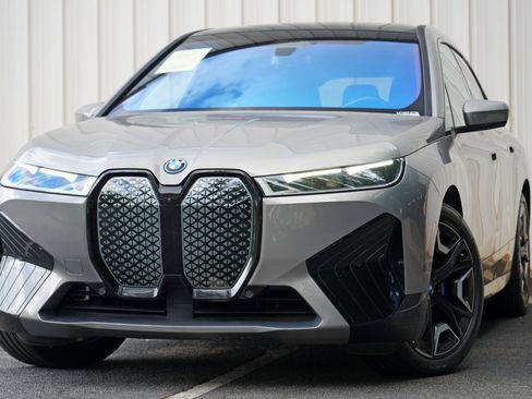 Used 2023 BMW iX xDrive50 w/ Ultimate Package 2 AWD/4WD image 3