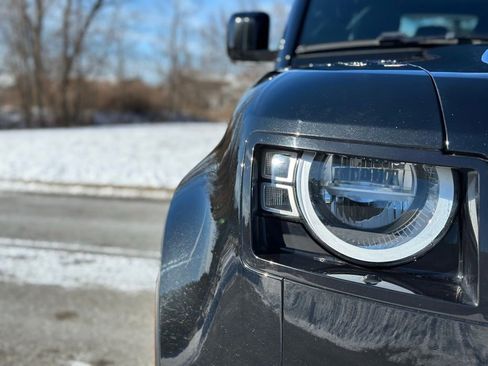 Used 2023 Land Rover Defender 90 S image 10