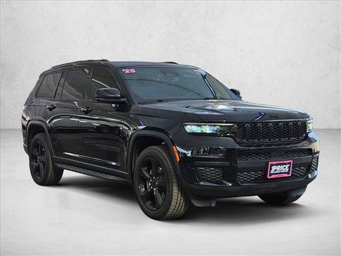 Used 2023 Jeep Grand Cherokee L Laredo AWD/4WD image 3