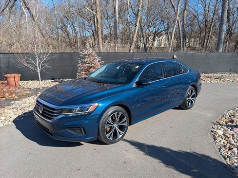 Used 2020 Volkswagen Passat 2.0T SEL image 1