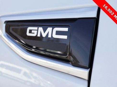 Used 2024 GMC Yukon Denali image 60