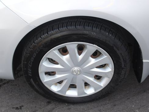 Used 2016 Nissan Versa SV image 23