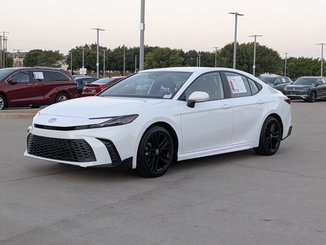 Used 2025 Toyota Camry SE FWD image 10