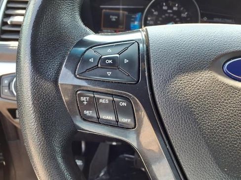 Used 2017 Ford Explorer XLT AWD/4WD image 7