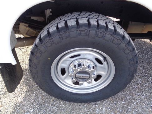 Used 2022 Ford F250 XL w/ Power Equipment Group image 33