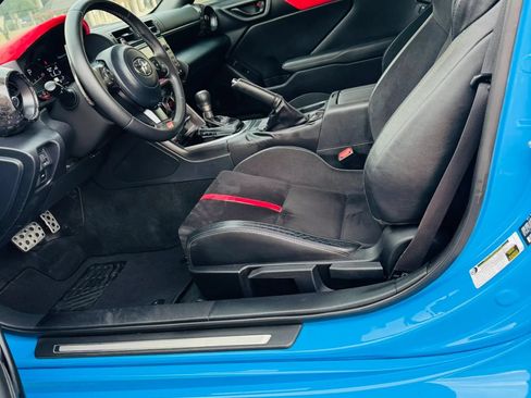 Used 2023 Toyota GR86 Premium RWD image 9