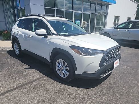 Used 2022 Toyota Corolla Cross LE image 7