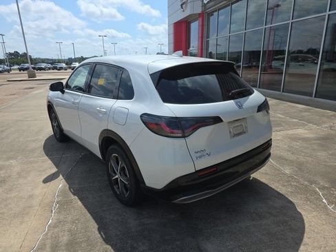 Used 2024 Honda HR-V EX-L image 9