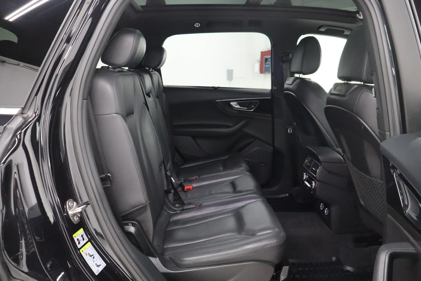 Used 2018 Audi Q7 3.0T Premium Plus w/ Premium Plus Package AWD/4WD image 28