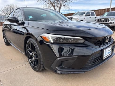 Used 2022 Honda Civic Sport image 2