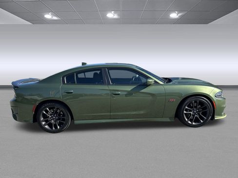 Used 2022 Dodge Charger Scat Pack image 2